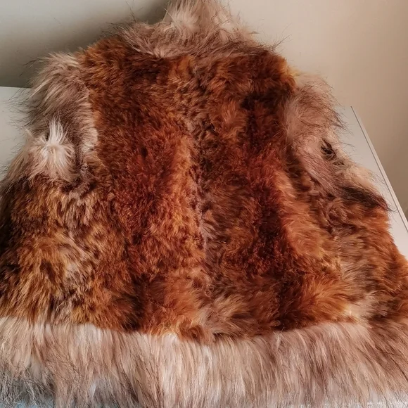 DAMSELLE NEW YORK FAUX FUR. - Picture 8 of 9